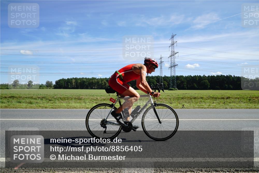 07.09.2025 - 19. Norderstedt Triathlon Michael Burmester http://msf.ph/oto/8856405 07.09.2025 12:48:54 Radfahren 142, 1216 meine-sportfotos.de