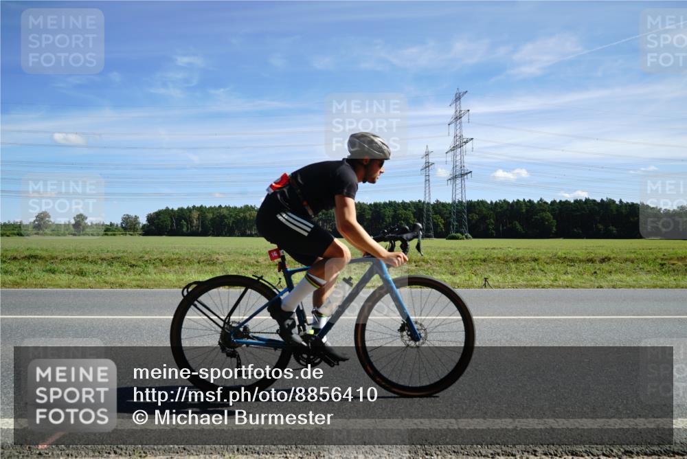 07.09.2025 - 19. Norderstedt Triathlon Michael Burmester http://msf.ph/oto/8856410 07.09.2025 12:48:54 Radfahren 142, 1216 meine-sportfotos.de