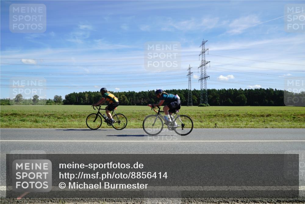 07.09.2025 - 19. Norderstedt Triathlon Michael Burmester http://msf.ph/oto/8856414 07.09.2025 12:49:02 Radfahren  meine-sportfotos.de