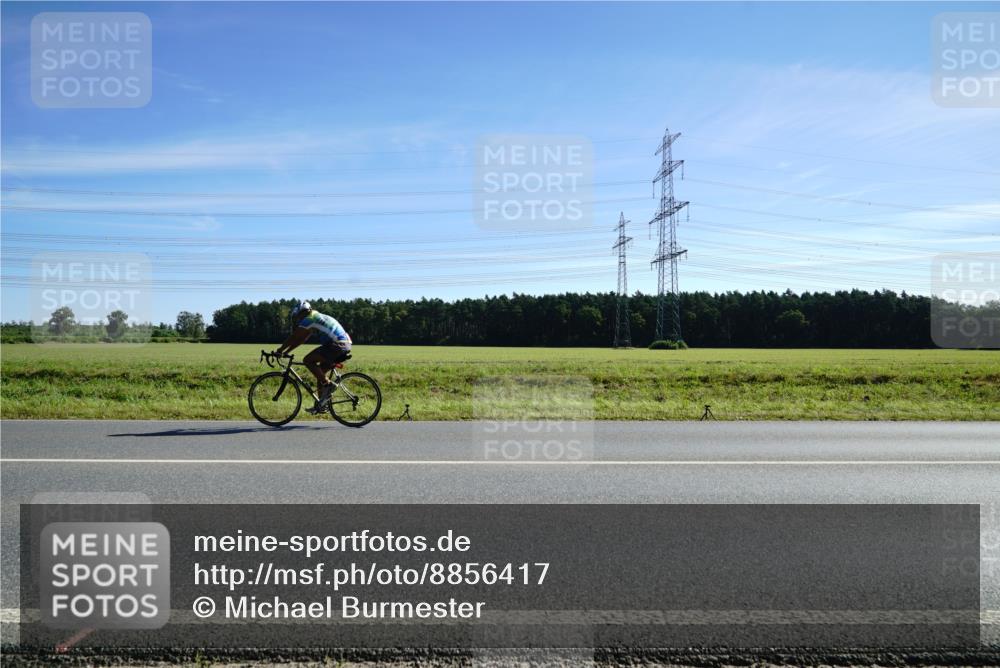 07.09.2025 - 19. Norderstedt Triathlon Michael Burmester http://msf.ph/oto/8856417 07.09.2025 11:06:44 Radfahren 749 meine-sportfotos.de