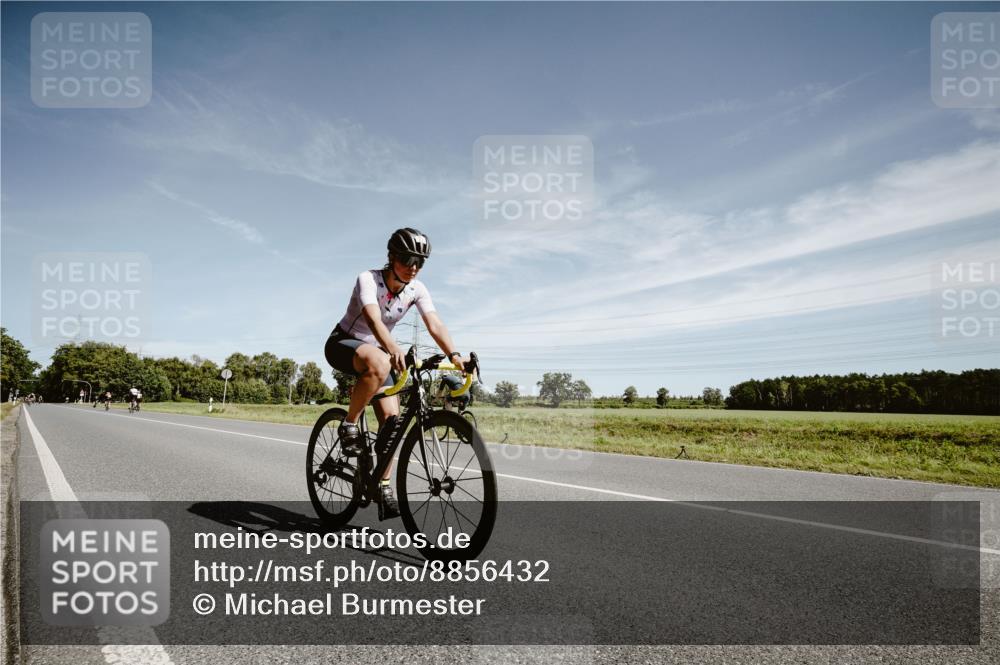 07.09.2025 - 19. Norderstedt Triathlon Michael Burmester http://msf.ph/oto/8856432 07.09.2025 12:17:21 Radfahren 293 meine-sportfotos.de