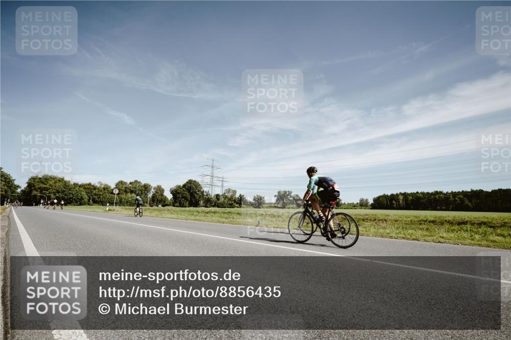 07.09.2025 - 19. Norderstedt Triathlon Michael Burmester http://msf.ph/oto/8856435 07.09.2025 12:17:22 Radfahren 293 meine-sportfotos.de