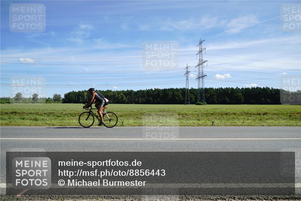 07.09.2025 - 19. Norderstedt Triathlon Michael Burmester http://msf.ph/oto/8856443 07.09.2025 12:49:08 Radfahren 249, 288, 1362 meine-sportfotos.de