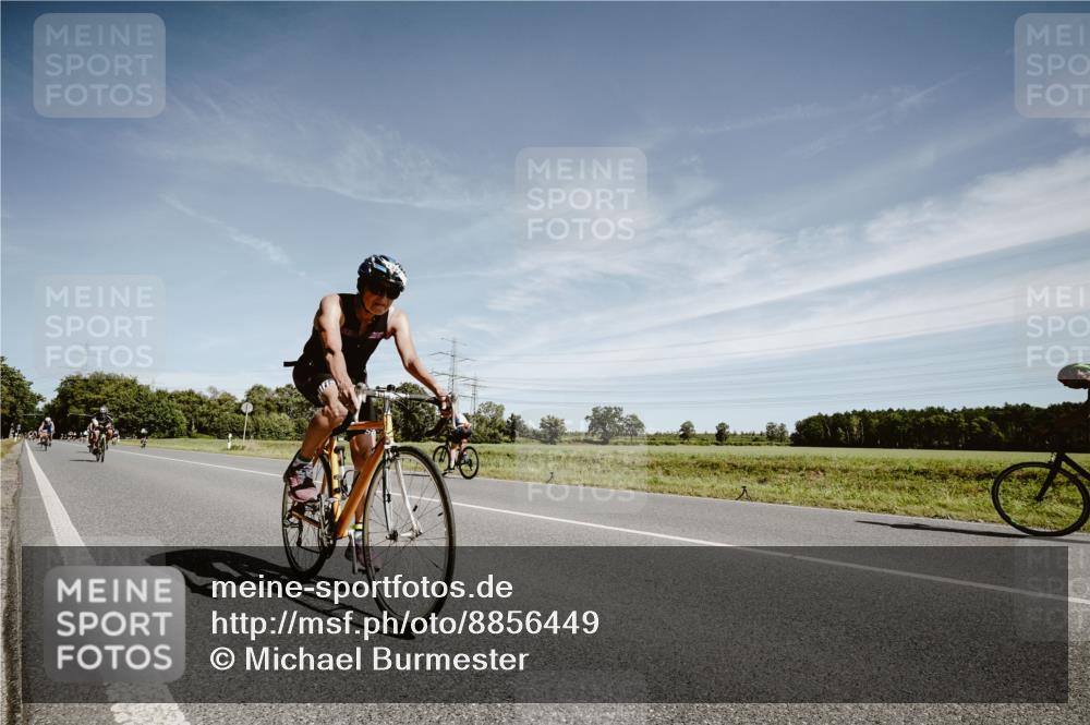 07.09.2025 - 19. Norderstedt Triathlon Michael Burmester http://msf.ph/oto/8856449 07.09.2025 12:17:33 Radfahren 715, 1272, 1327 meine-sportfotos.de