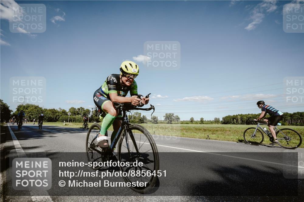 07.09.2025 - 19. Norderstedt Triathlon Michael Burmester http://msf.ph/oto/8856451 07.09.2025 15:22:02 Radfahren 475, 873, 883, 946, 949, 1410, 1480 meine-sportfotos.de