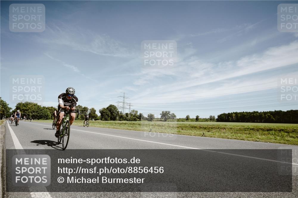 07.09.2025 - 19. Norderstedt Triathlon Michael Burmester http://msf.ph/oto/8856456 07.09.2025 12:17:35 Radfahren 715, 1248, 1272, 1327 meine-sportfotos.de