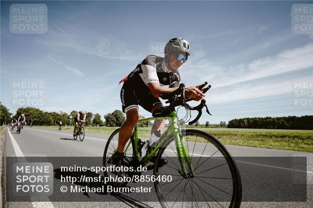 07.09.2025 - 19. Norderstedt Triathlon Michael Burmester http://msf.ph/oto/8856460 07.09.2025 12:17:36 Radfahren 715, 761, 1248, 1272, 1327 meine-sportfotos.de