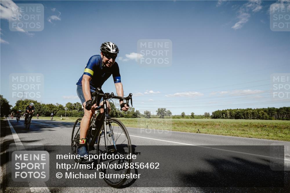 07.09.2025 - 19. Norderstedt Triathlon Michael Burmester http://msf.ph/oto/8856462 07.09.2025 15:22:05 Radfahren 873, 883, 946, 949, 1404, 1439 meine-sportfotos.de