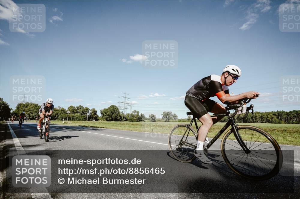 07.09.2025 - 19. Norderstedt Triathlon Michael Burmester http://msf.ph/oto/8856465 07.09.2025 15:22:06 Radfahren 873, 883, 946, 949, 1404, 1439 meine-sportfotos.de