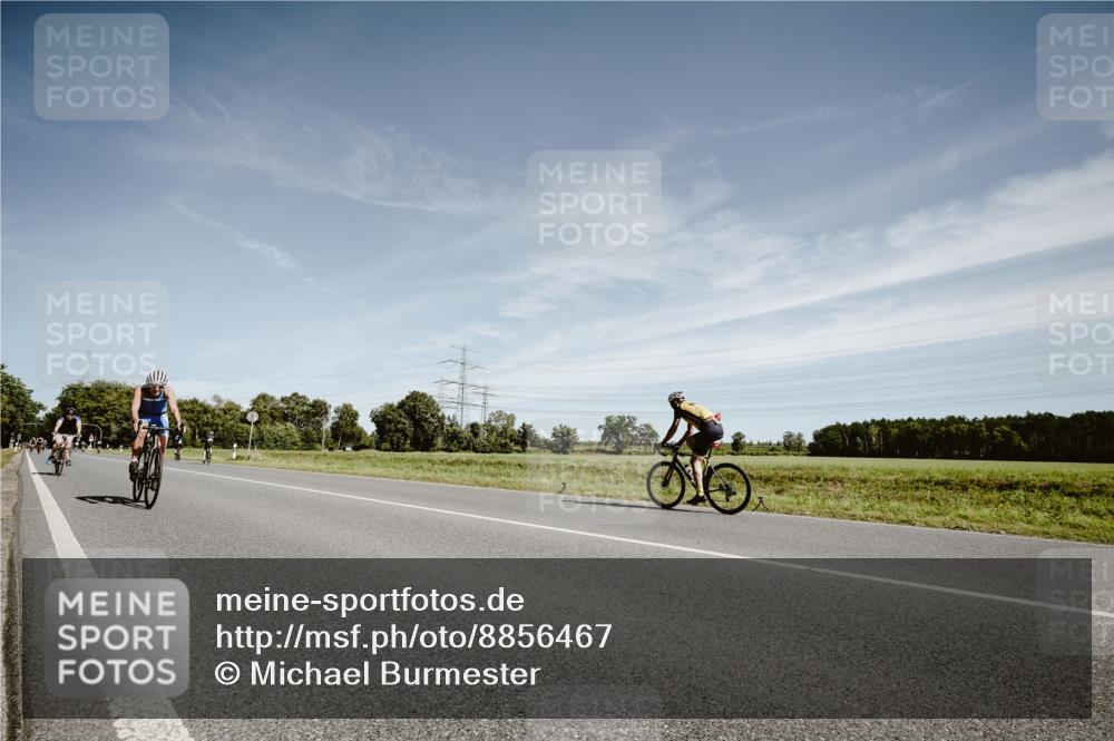 07.09.2025 - 19. Norderstedt Triathlon Michael Burmester http://msf.ph/oto/8856467 07.09.2025 12:17:37 Radfahren 715, 761, 1248, 1272 meine-sportfotos.de