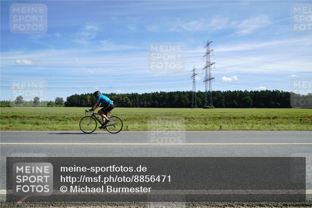 07.09.2025 - 19. Norderstedt Triathlon Michael Burmester http://msf.ph/oto/8856471 07.09.2025 12:49:22 Radfahren  meine-sportfotos.de