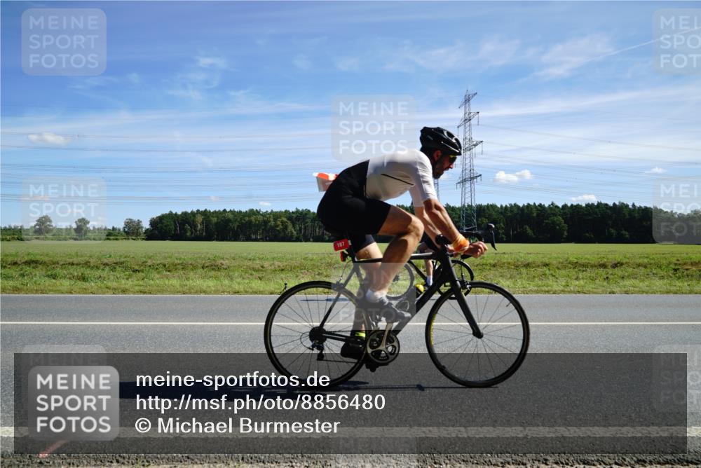 07.09.2025 - 19. Norderstedt Triathlon Michael Burmester http://msf.ph/oto/8856480 07.09.2025 12:49:34 Radfahren 187 meine-sportfotos.de
