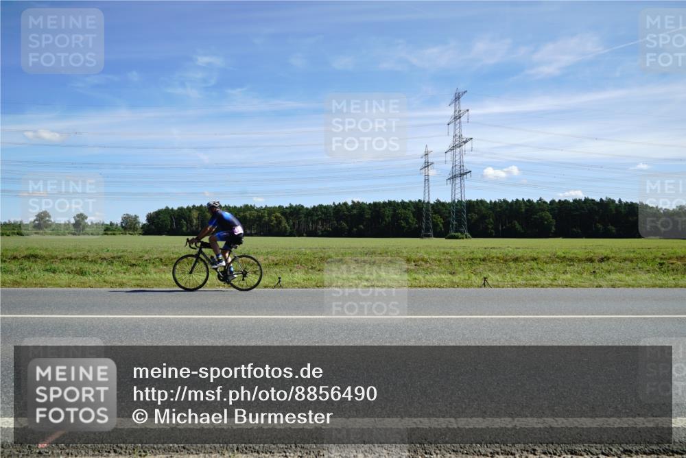 07.09.2025 - 19. Norderstedt Triathlon Michael Burmester http://msf.ph/oto/8856490 07.09.2025 12:49:40 Radfahren  meine-sportfotos.de