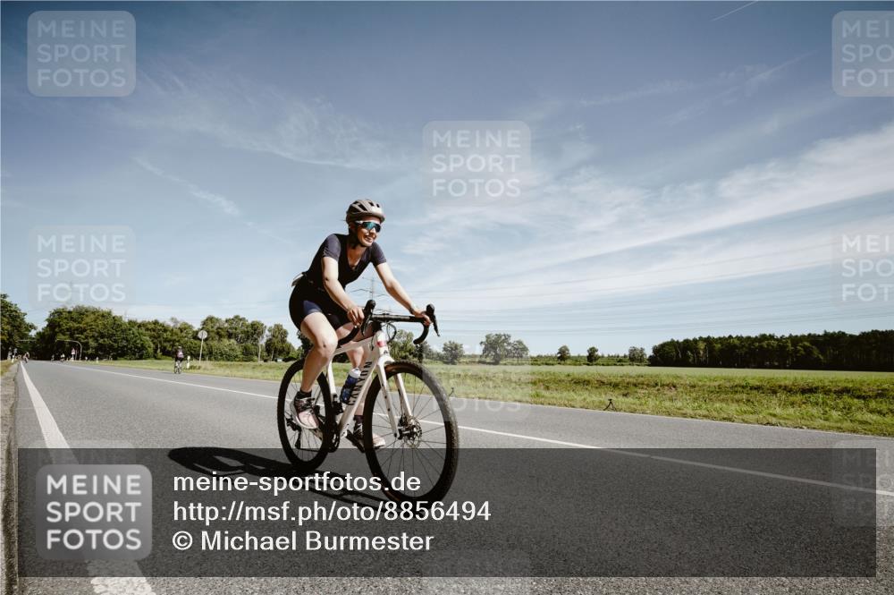07.09.2025 - 19. Norderstedt Triathlon Michael Burmester http://msf.ph/oto/8856494 07.09.2025 12:17:49 Radfahren 721, 732, 1369 meine-sportfotos.de