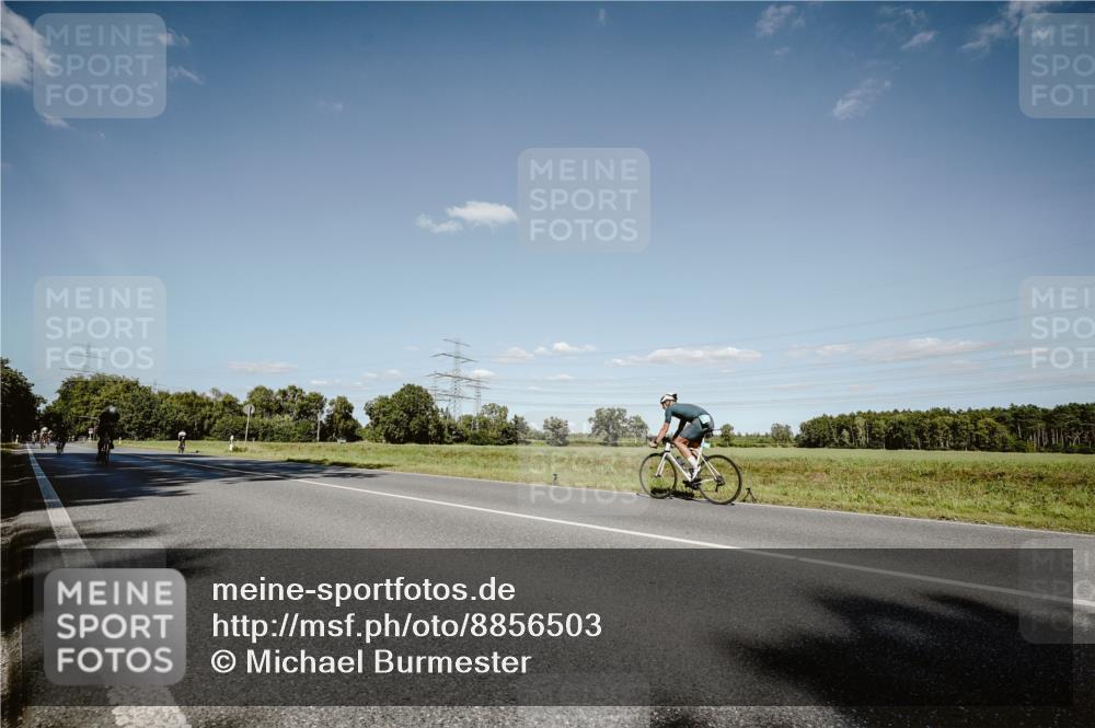 07.09.2025 - 19. Norderstedt Triathlon Michael Burmester http://msf.ph/oto/8856503 07.09.2025 15:22:30 Radfahren 1500, 1512 meine-sportfotos.de