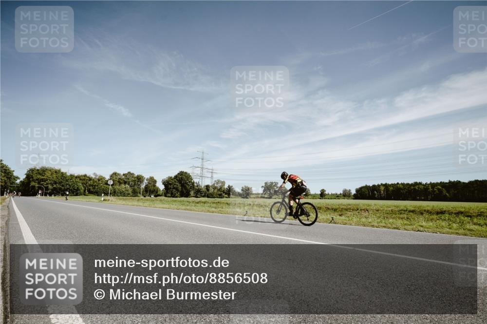 07.09.2025 - 19. Norderstedt Triathlon Michael Burmester http://msf.ph/oto/8856508 07.09.2025 12:18:01 Radfahren 164, 1242 meine-sportfotos.de