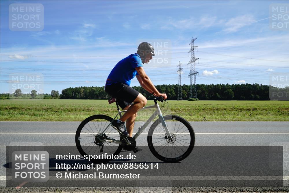 07.09.2025 - 19. Norderstedt Triathlon Michael Burmester http://msf.ph/oto/8856514 07.09.2025 12:49:46 Radfahren 174, 240, 311, 1234, 1477 meine-sportfotos.de