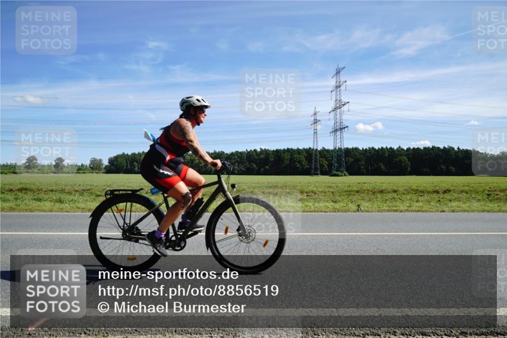 07.09.2025 - 19. Norderstedt Triathlon Michael Burmester http://msf.ph/oto/8856519 07.09.2025 12:49:47 Radfahren 174, 240, 311, 1234, 1477 meine-sportfotos.de