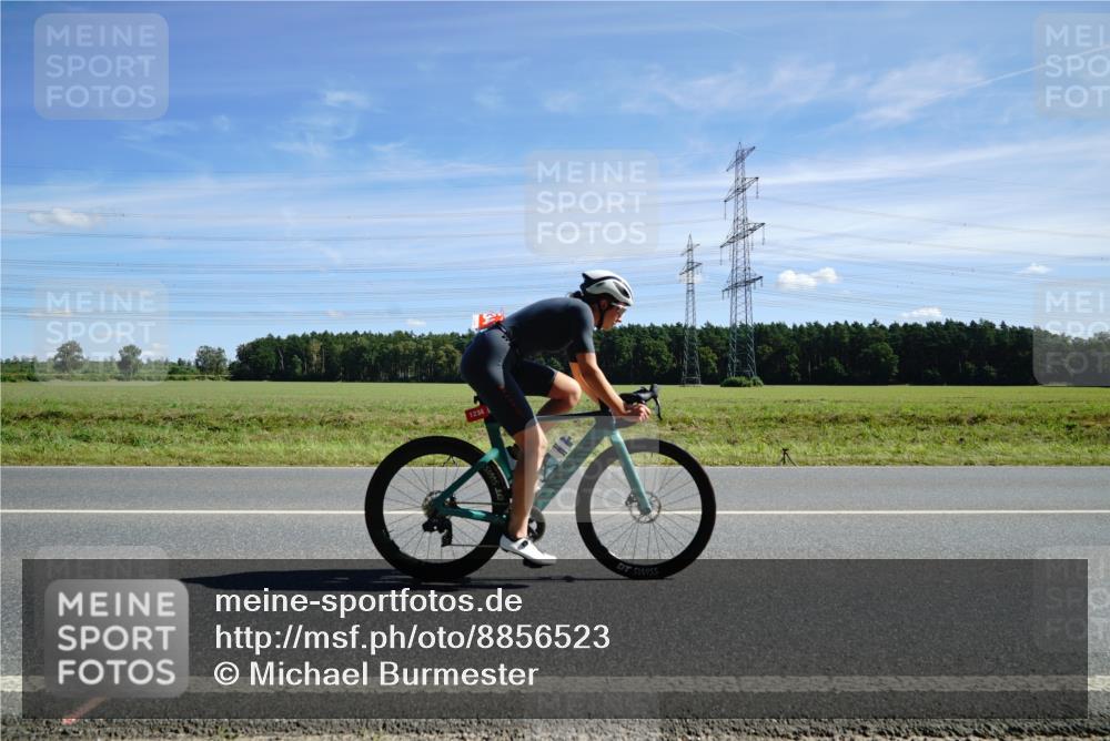 07.09.2025 - 19. Norderstedt Triathlon Michael Burmester http://msf.ph/oto/8856523 07.09.2025 12:49:49 Radfahren 311, 1234, 1477 meine-sportfotos.de