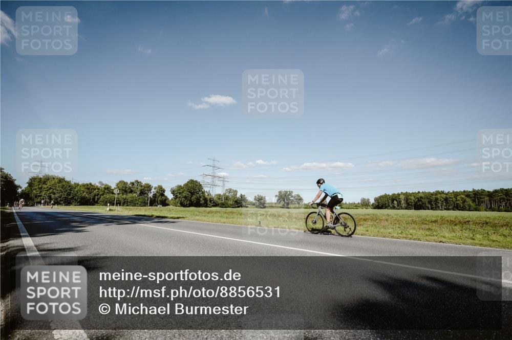 07.09.2025 - 19. Norderstedt Triathlon Michael Burmester http://msf.ph/oto/8856531 07.09.2025 15:22:46 Radfahren  meine-sportfotos.de