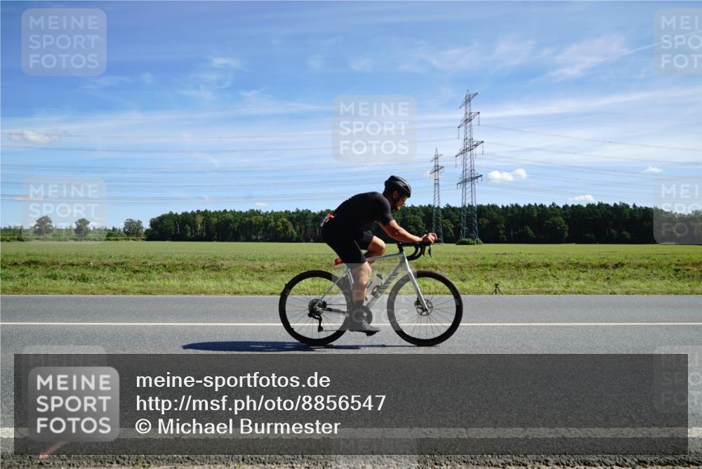 07.09.2025 - 19. Norderstedt Triathlon Michael Burmester http://msf.ph/oto/8856547 07.09.2025 12:50:04 Radfahren 344, 712, 781, 1373 meine-sportfotos.de