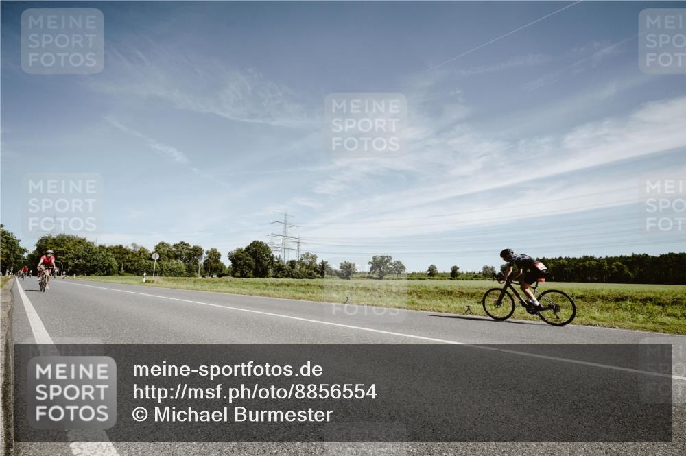 07.09.2025 - 19. Norderstedt Triathlon Michael Burmester http://msf.ph/oto/8856554 07.09.2025 12:18:19 Radfahren 1233, 1339, 1380 meine-sportfotos.de