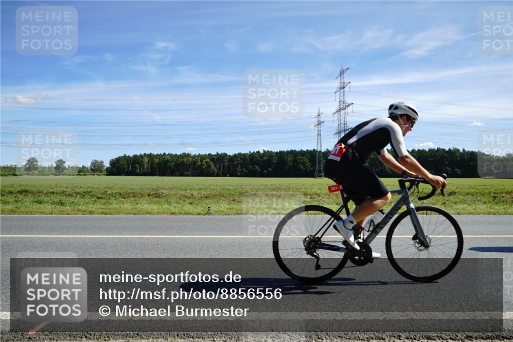 07.09.2025 - 19. Norderstedt Triathlon Michael Burmester http://msf.ph/oto/8856556 07.09.2025 12:50:07 Radfahren 344, 712, 781 meine-sportfotos.de