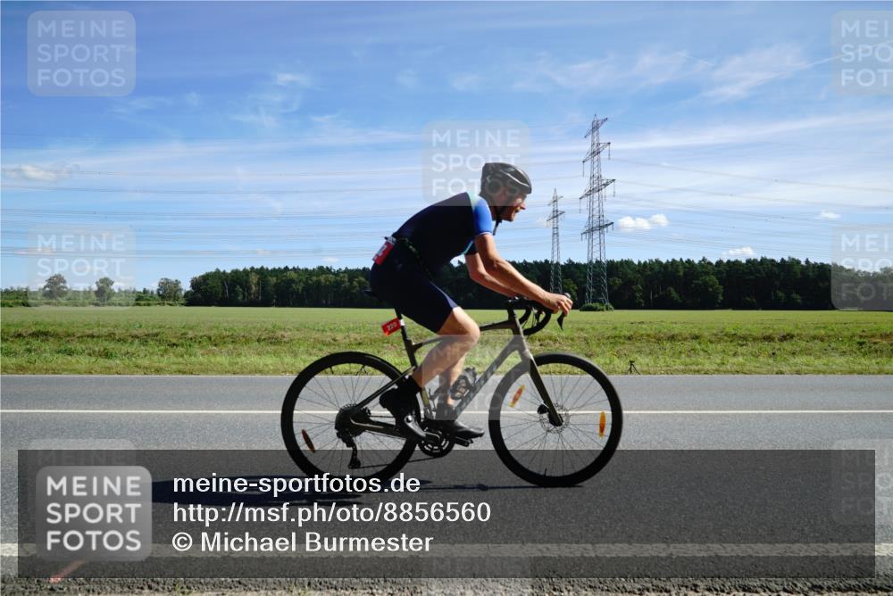 07.09.2025 - 19. Norderstedt Triathlon Michael Burmester http://msf.ph/oto/8856560 07.09.2025 12:50:14 Radfahren 220, 1283 meine-sportfotos.de