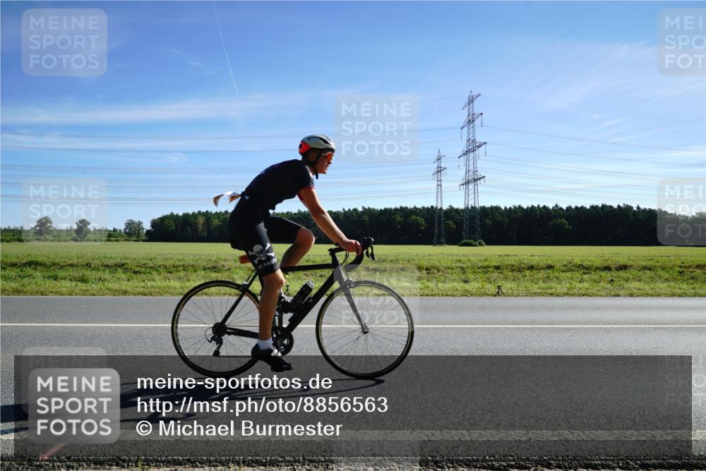 07.09.2025 - 19. Norderstedt Triathlon Michael Burmester http://msf.ph/oto/8856563 07.09.2025 11:08:37 Radfahren 1156 meine-sportfotos.de