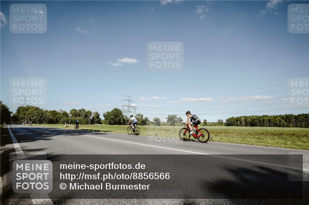 07.09.2025 - 19. Norderstedt Triathlon Michael Burmester http://msf.ph/oto/8856566 07.09.2025 15:23:00 Radfahren 1447 meine-sportfotos.de