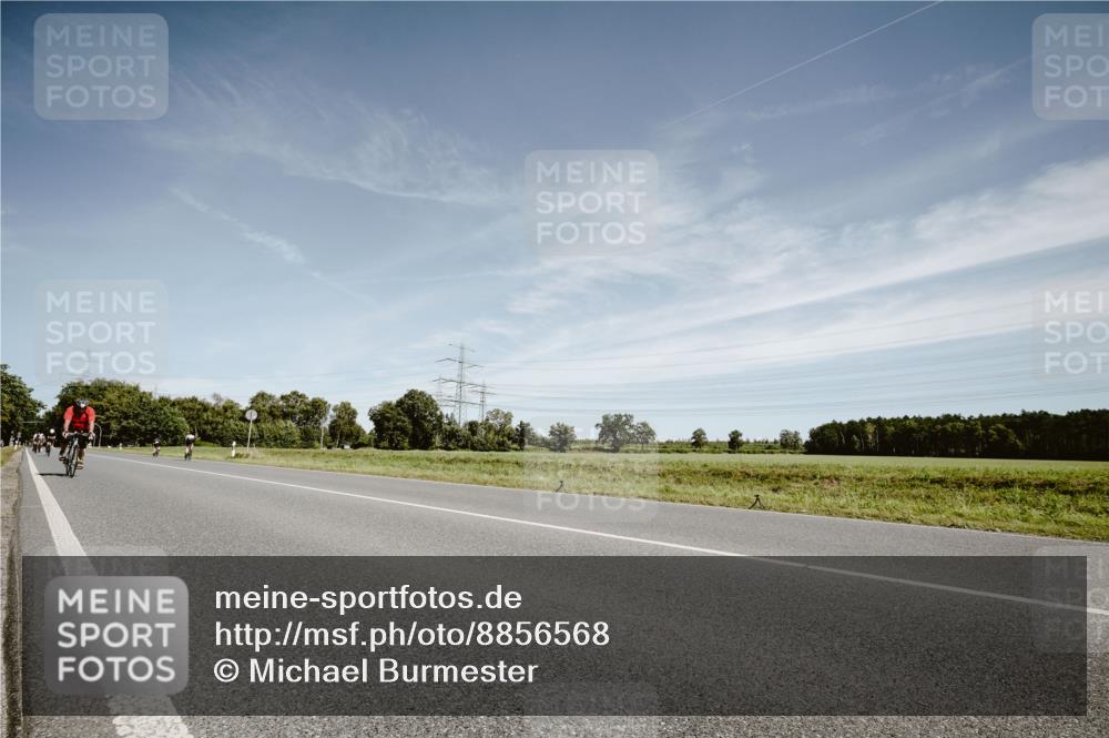 07.09.2025 - 19. Norderstedt Triathlon Michael Burmester http://msf.ph/oto/8856568 07.09.2025 12:18:24 Radfahren 727, 1339 meine-sportfotos.de