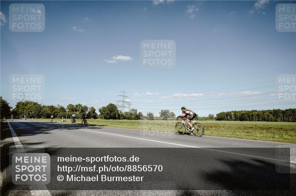 07.09.2025 - 19. Norderstedt Triathlon Michael Burmester http://msf.ph/oto/8856570 07.09.2025 15:23:02 Radfahren  meine-sportfotos.de