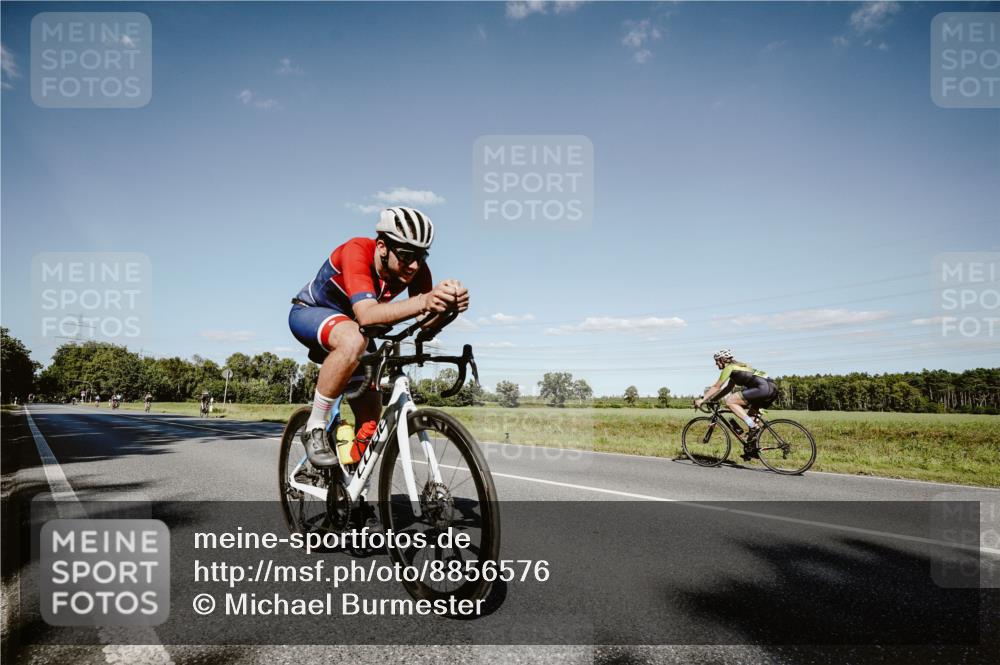 07.09.2025 - 19. Norderstedt Triathlon Michael Burmester http://msf.ph/oto/8856576 07.09.2025 15:23:06 Radfahren 1496 meine-sportfotos.de