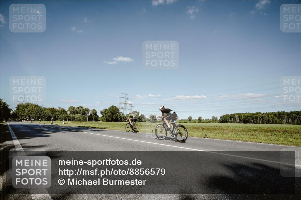 07.09.2025 - 19. Norderstedt Triathlon Michael Burmester http://msf.ph/oto/8856579 07.09.2025 15:23:07 Radfahren 1496 meine-sportfotos.de