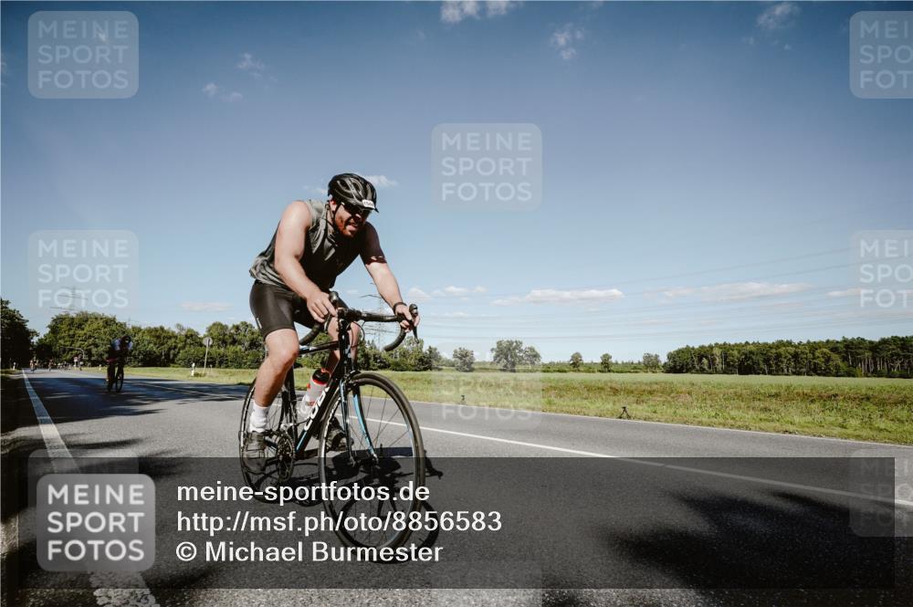 07.09.2025 - 19. Norderstedt Triathlon Michael Burmester http://msf.ph/oto/8856583 07.09.2025 15:23:18 Radfahren 1530, 1544 meine-sportfotos.de