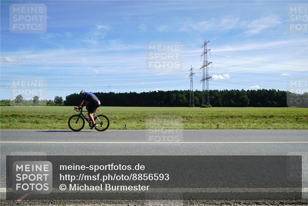 07.09.2025 - 19. Norderstedt Triathlon Michael Burmester http://msf.ph/oto/8856593 07.09.2025 12:50:23 Radfahren 247, 809 meine-sportfotos.de