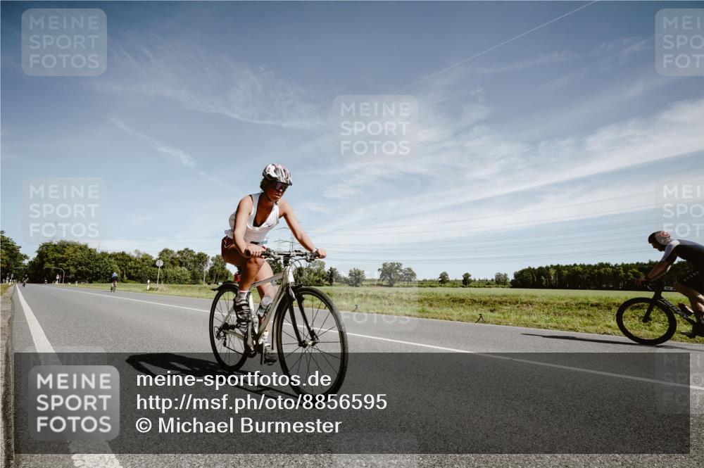 07.09.2025 - 19. Norderstedt Triathlon Michael Burmester http://msf.ph/oto/8856595 07.09.2025 12:18:35 Radfahren 195, 724 meine-sportfotos.de