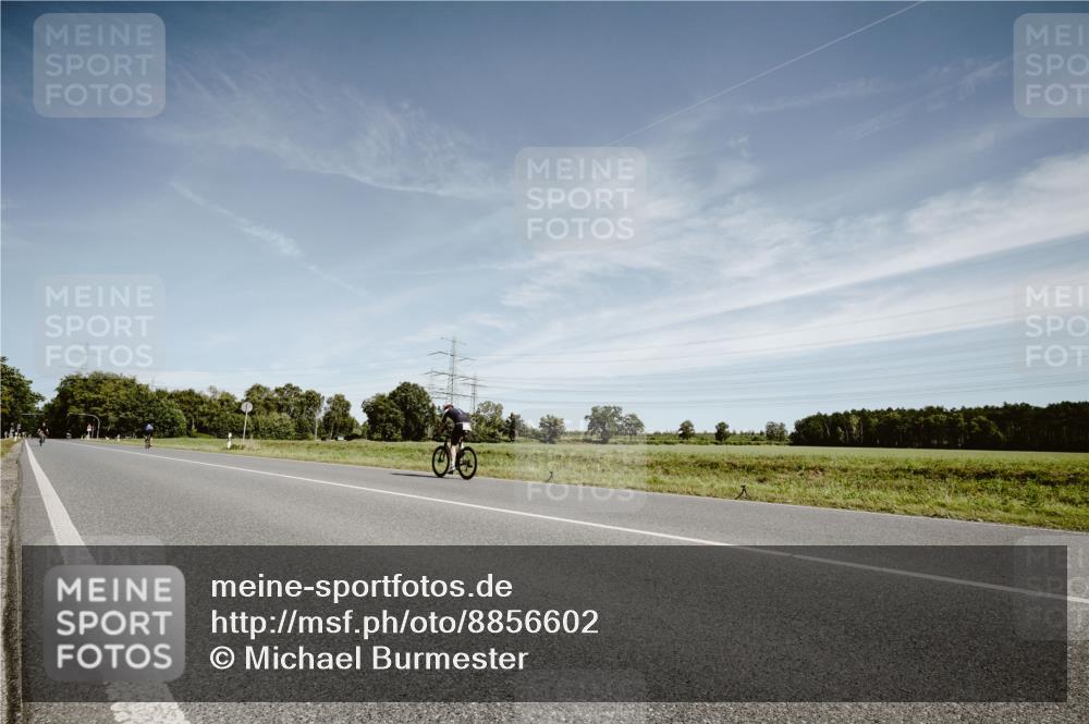 07.09.2025 - 19. Norderstedt Triathlon Michael Burmester http://msf.ph/oto/8856602 07.09.2025 12:18:36 Radfahren 724 meine-sportfotos.de