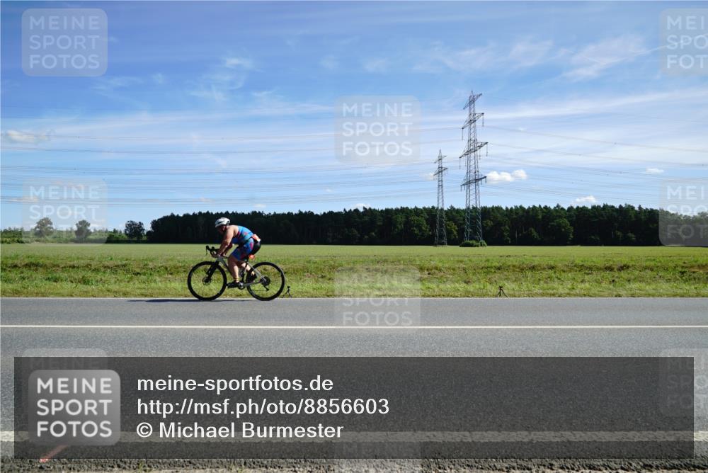 07.09.2025 - 19. Norderstedt Triathlon Michael Burmester http://msf.ph/oto/8856603 07.09.2025 12:50:28 Radfahren  meine-sportfotos.de