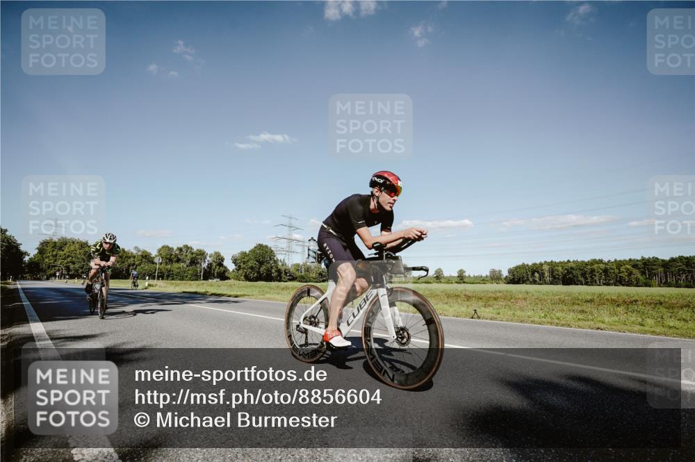 07.09.2025 - 19. Norderstedt Triathlon Michael Burmester http://msf.ph/oto/8856604 07.09.2025 15:23:26 Radfahren 454, 915, 930 meine-sportfotos.de