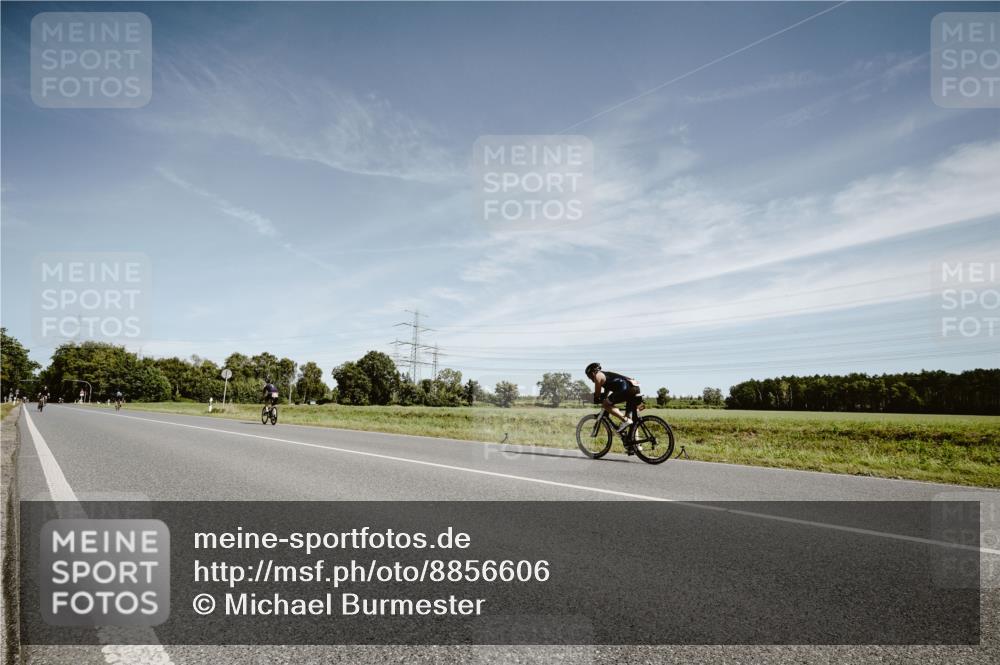 07.09.2025 - 19. Norderstedt Triathlon Michael Burmester http://msf.ph/oto/8856606 07.09.2025 12:18:38 Radfahren 724, 1234 meine-sportfotos.de