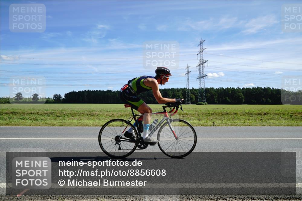 07.09.2025 - 19. Norderstedt Triathlon Michael Burmester http://msf.ph/oto/8856608 07.09.2025 12:50:35 Radfahren 205, 759 meine-sportfotos.de