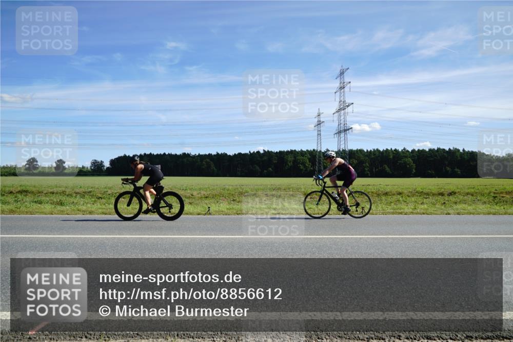 07.09.2025 - 19. Norderstedt Triathlon Michael Burmester http://msf.ph/oto/8856612 07.09.2025 12:50:37 Radfahren 205, 347, 759, 814, 1262 meine-sportfotos.de