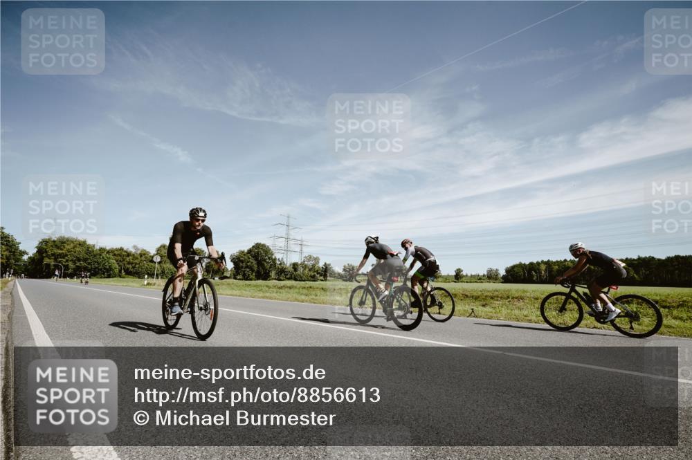 07.09.2025 - 19. Norderstedt Triathlon Michael Burmester http://msf.ph/oto/8856613 07.09.2025 12:18:42 Radfahren 260, 1234 meine-sportfotos.de