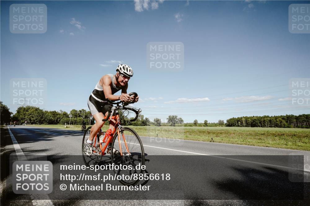 07.09.2025 - 19. Norderstedt Triathlon Michael Burmester http://msf.ph/oto/8856618 07.09.2025 15:23:42 Radfahren 1419 meine-sportfotos.de