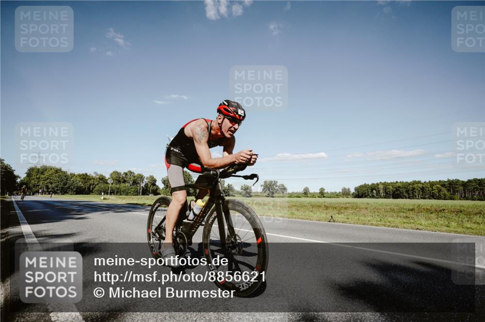 07.09.2025 - 19. Norderstedt Triathlon Michael Burmester http://msf.ph/oto/8856621 07.09.2025 15:23:48 Radfahren 1429 meine-sportfotos.de