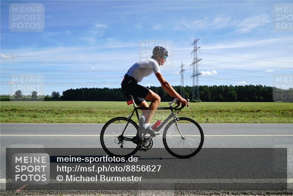 07.09.2025 - 19. Norderstedt Triathlon Michael Burmester http://msf.ph/oto/8856627 07.09.2025 12:50:39 Radfahren 347, 759, 814, 1262 meine-sportfotos.de