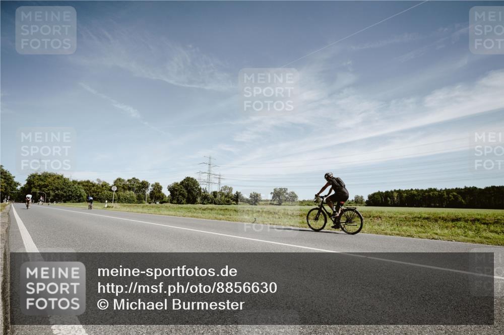 07.09.2025 - 19. Norderstedt Triathlon Michael Burmester http://msf.ph/oto/8856630 07.09.2025 12:18:51 Radfahren 838 meine-sportfotos.de