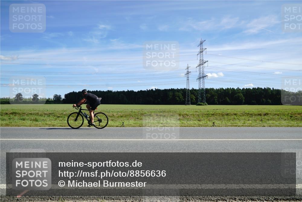 07.09.2025 - 19. Norderstedt Triathlon Michael Burmester http://msf.ph/oto/8856636 07.09.2025 12:50:43 Radfahren 323, 347 meine-sportfotos.de