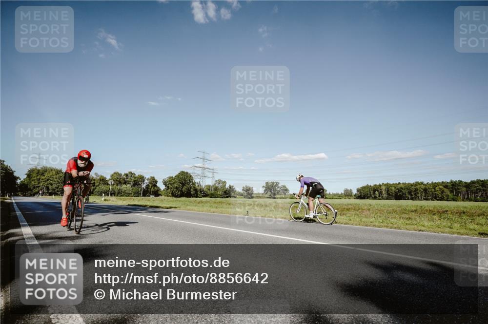 07.09.2025 - 19. Norderstedt Triathlon Michael Burmester http://msf.ph/oto/8856642 07.09.2025 15:24:03 Radfahren 421, 943 meine-sportfotos.de